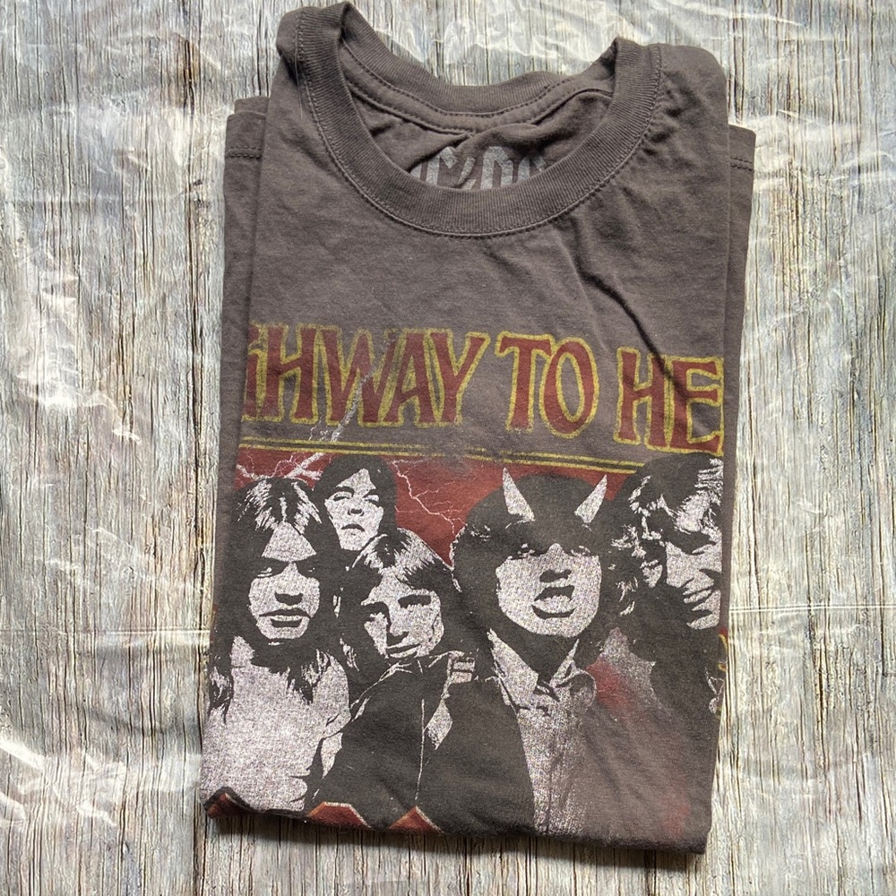 Vintage AC/DC Gray Graphic Tee with Highway to Heaven Print